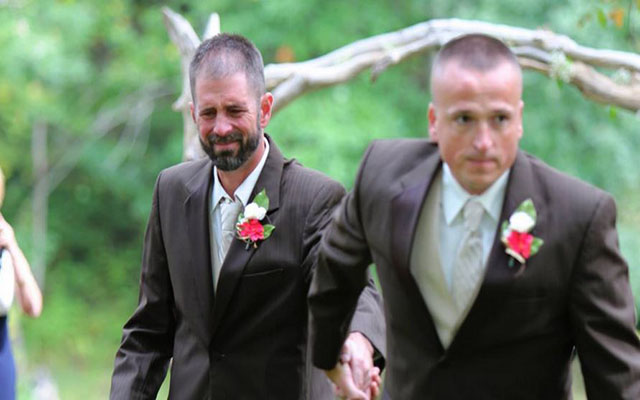 Awesome Father Stops His Daughter’s Wedding To Let Her Stepdad Walk Down The Aisle With Them