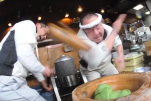 Fastest Mochi Makers in Japan Have Mindblowingly Accurate Technique