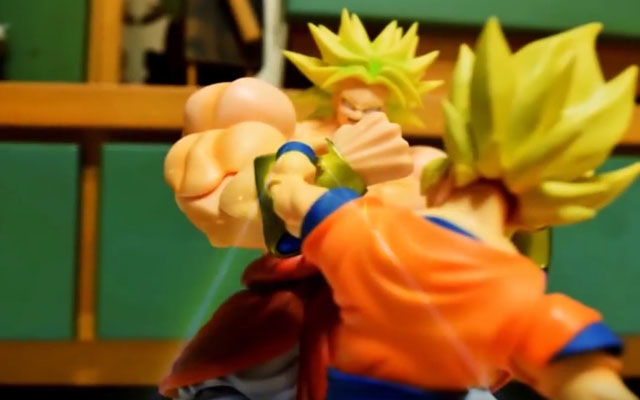 You Should Not Leave Your Toys While You Left The Room– Insane Dragon Ball Figure Fight!