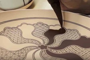 Japanese Craftsman Free-Handedly Painting Bowl Will Make You Hold Your Breath