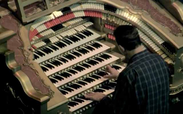 A Stellar Rendition Of The Star Wars Theme On An Enormous, Spinning Pipe Organ