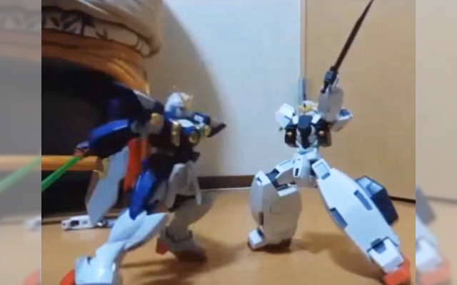 34 Seconds Is All You Need For A Sweet Stop Motion Gundam Battle