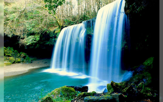 These 5 Breathtaking Waterfalls In Japan Will Make You Never Want To Leave