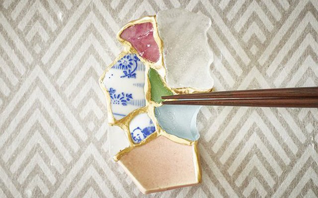 Broken Ceramics From Shores Turn Into Chopstick Seats