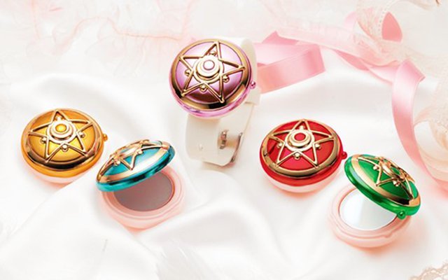 Sailor Moon Communicator Gives You Glossy Lips