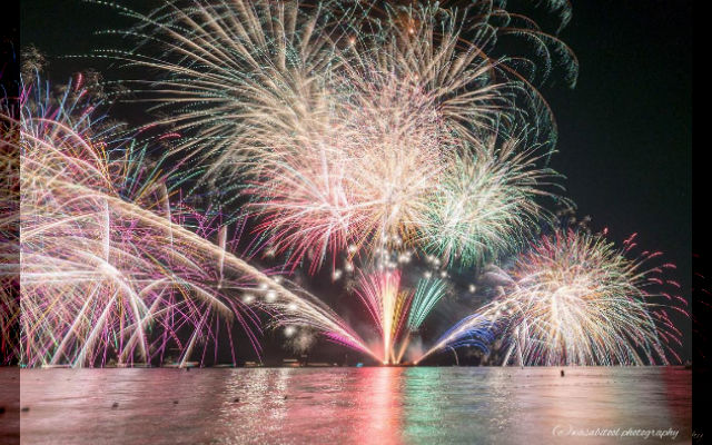 Self-Taught Photographer Captures Japan’s Brilliant Summer Fireworks