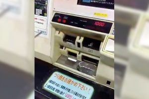 Train Ticket Machine Ditches Hospitality When Dealing With Tokyo Passenger