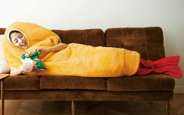 Be Warm As A Freshly Fried Prawn In This Wearable Sleeping Bag!