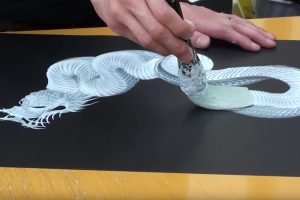 Japanese Artist Paints A Dragon Using The One Stroke Technique