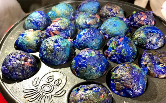 Japanese Instagrammer Makes More “Planet Earth Takoyaki” That Are Even Bluer Than Before