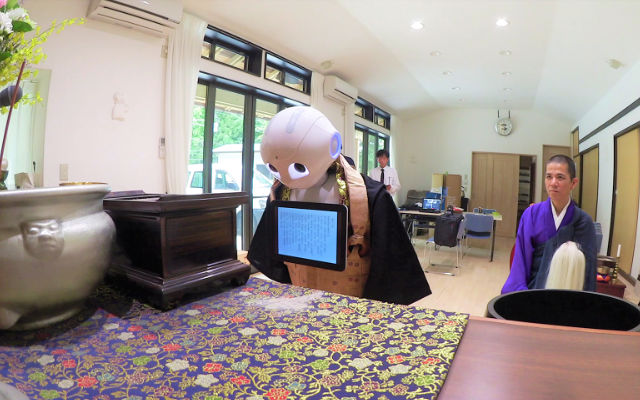 Beloved Japanese Robot Pepper Is Now Performing Funeral Services