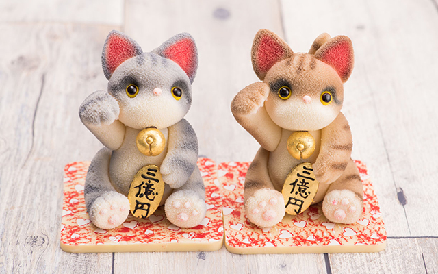 All-Edible Valentine’s Day Manekineko Chocolate Cats Want To Bring You Good Fortune