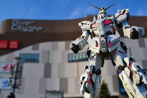 This Full-Sized Unicorn Gundam Statue Is A Must-See Tokyo Attraction