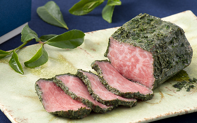Long-Established Kyoto Restaurant Innovates With Matcha Encrusted Roast Beef