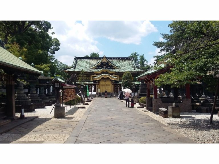 Tōshō-gū in Ueno Park is the real deal – a shrine dating back to 1627