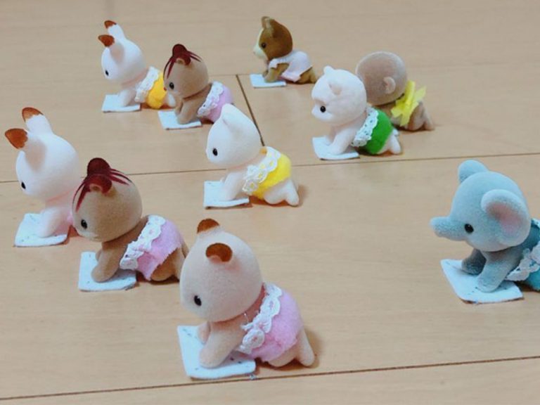 Twitter user stages adorable Japanese end-of-the-year cleaning with Sylvanian Families figures