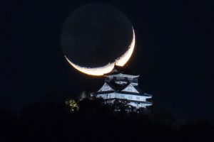 Perfectly timed shots of Gifu Castle are an ode to Japanese historical leaders