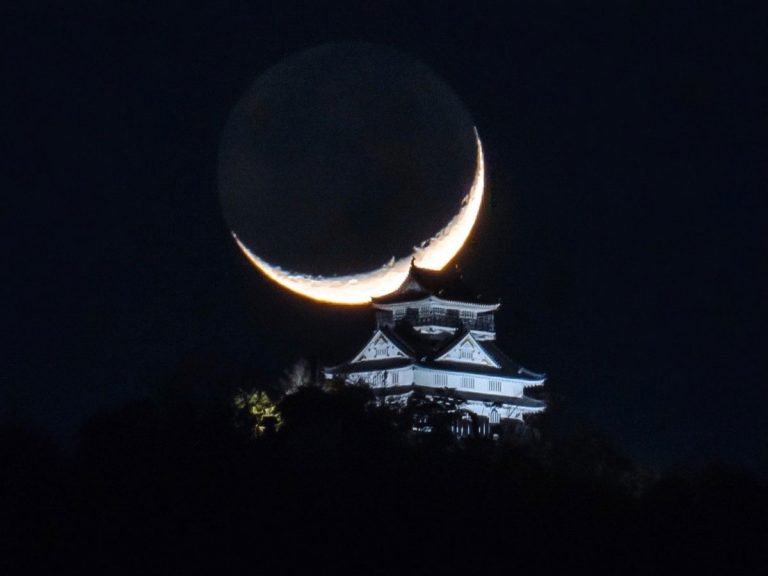 Perfectly timed shots of Gifu Castle are an ode to Japanese historical leaders