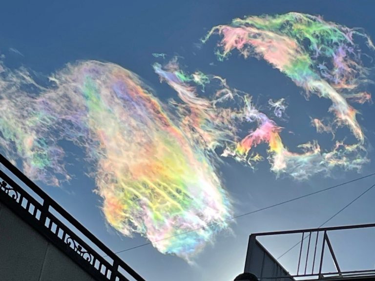 Picture of iridescent clouds above the skies of Japan goes viral