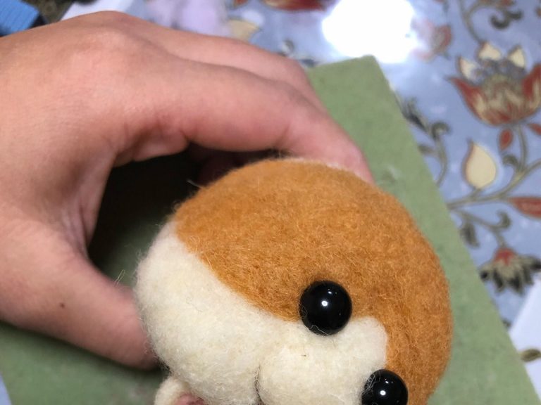 Manga artist makes adorable Pui Pui Molcar felt plushie only for cat to give it manga panel punchline