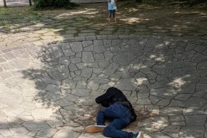 Man trying to recreate famous Yamcha death pose photobombed by super strong opponent