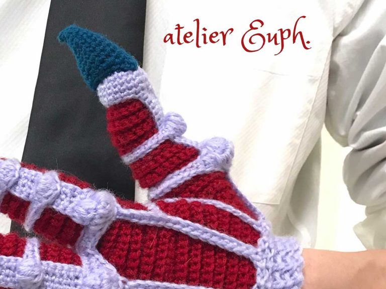 Artist shows potential of knitting in cosplay with striking Demon’s Hand from “Hell Teacher Nūbē”