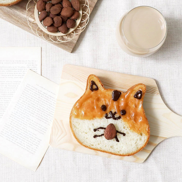 Cats made out of bread bag clips—the pointless but undeniably cute Japanese  Twitter trend
