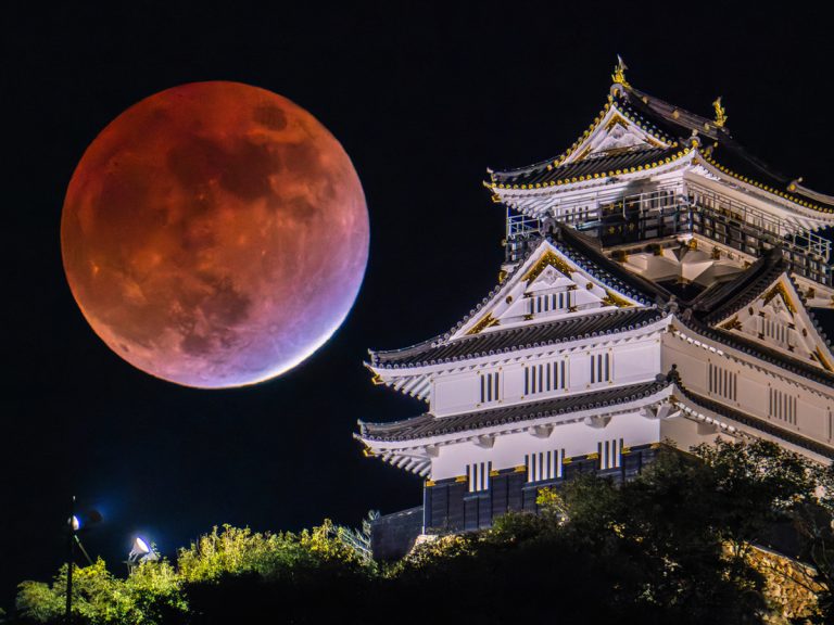 Occultation of Uranus and total lunar eclipse coincide in celestial event not seen in 442 years