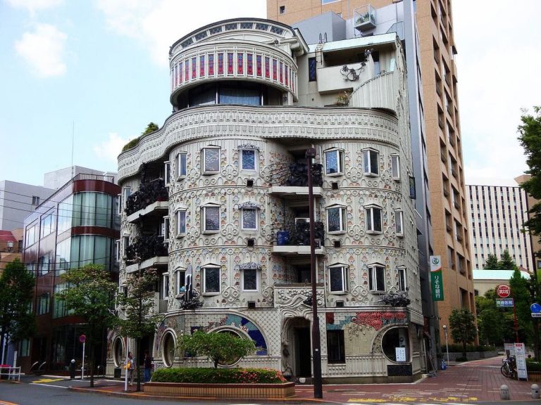 Waseda El Dorado: a fabulist extravaganza among Tokyo’s bland modern buildings