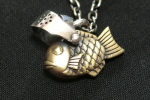 Japanese jeweler’s taiyaki cake charm can be your fish knight in shining armor