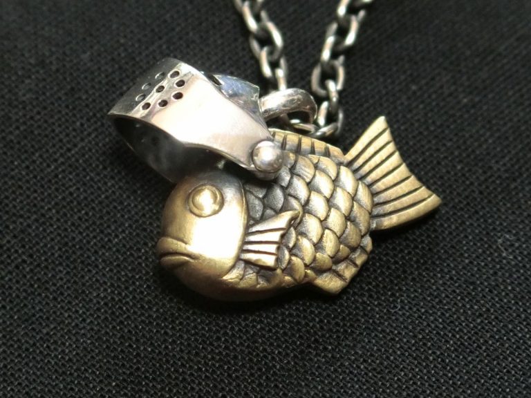Japanese jeweler’s taiyaki cake charm can be your fish knight in shining armor