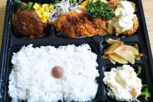 Handwritten note to restaurant moves Twitter users to tears