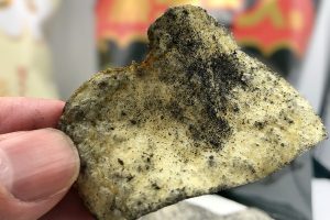 “Dirty chips” we found at Japanese convenience store have a devilish surprise