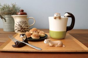 These adorable otter mugs, lids, spoons and chopstick rests are otterly irresistible
