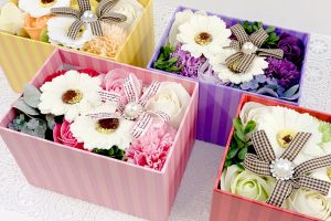 Cute and colorful boxed flowers turn into delightful foaming bath fizzies