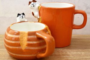 Cute Japanese bread and cat-themed mugs will give you a warm and toasty feeling in your heart