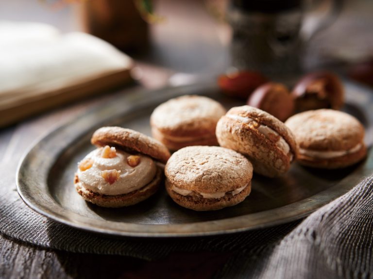 Start Autumn with a crunch: chestnut cream macarons