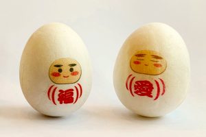 Traditional Daruma doll manufacturing company releases edible Daruma monaka snacks