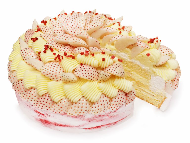 Cafe Comme Ça celebrates January ‘Shortcake Day’ with rare white strawberry cake