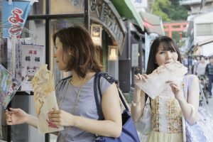 Kamakura Passes Ordinance Against Eating On The Go: Ill-Mannered Tourists To Blame