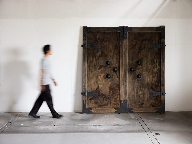 Traditional Japanese storehouse doors & lattice panels get new lease on life at Matsujirō Shōten