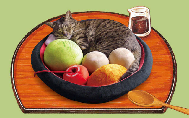 Turn your cat into a napping traditional Japanese dessert with the anmitsu pet bed