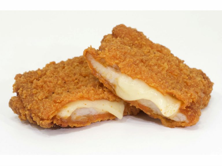 Family Mart debuts fried chicken stuffed with cheese dakgalbi