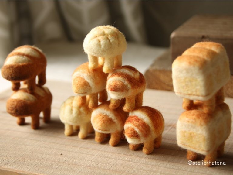 Japanese felt artist’s adorable “living bread” creatures turned into capsule toys