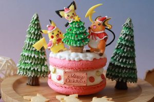 Pikachu & friends celebrate Xmas in Japanese icing cookie artists’ adorable macaron & cookie creation