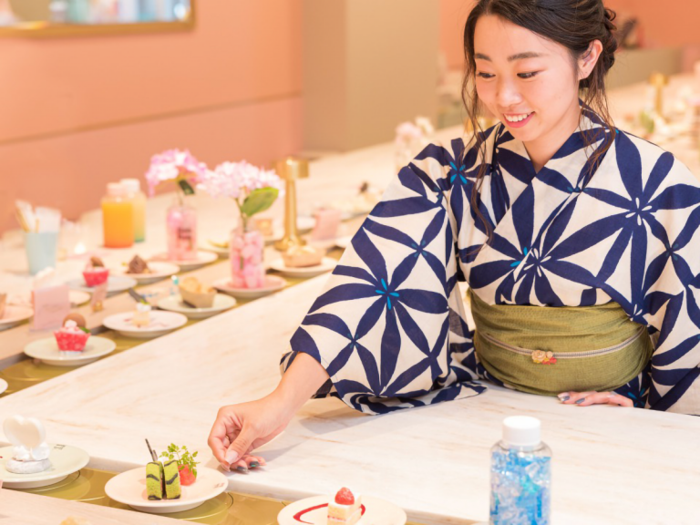 Tokyo’s Desserts-Go-Round Cafe Hosting Evening Party for 20-Somethings Every Friday