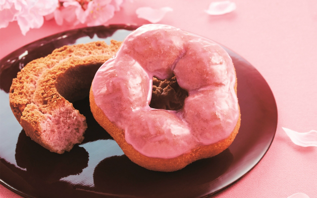 Sakura Flavour Cherry Blossom Doughnuts from Japan’s Mister Donut