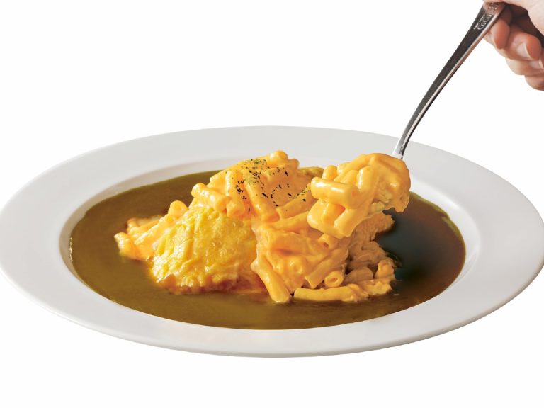 Japan’s favorite curry house is now offering its overseas-exclusive curry–meet Mac ‘n’ Cheese curry!