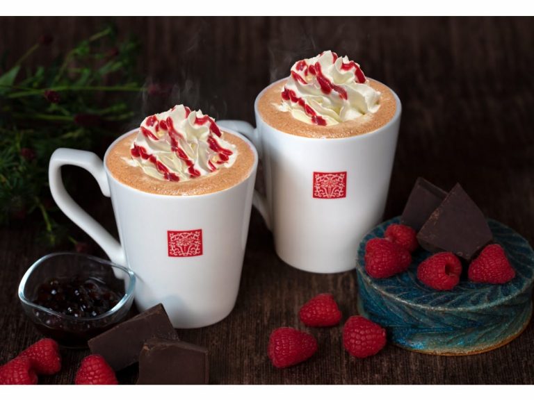 Chun Shui Tang Café releases their new seasonal drink Chocolate Berry Milk in Japan