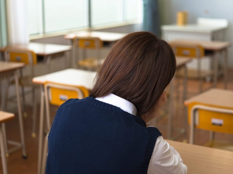 Court rules Osaka school’s regulations “not illegal” after forcing student to dye hair black despite natural brown color
